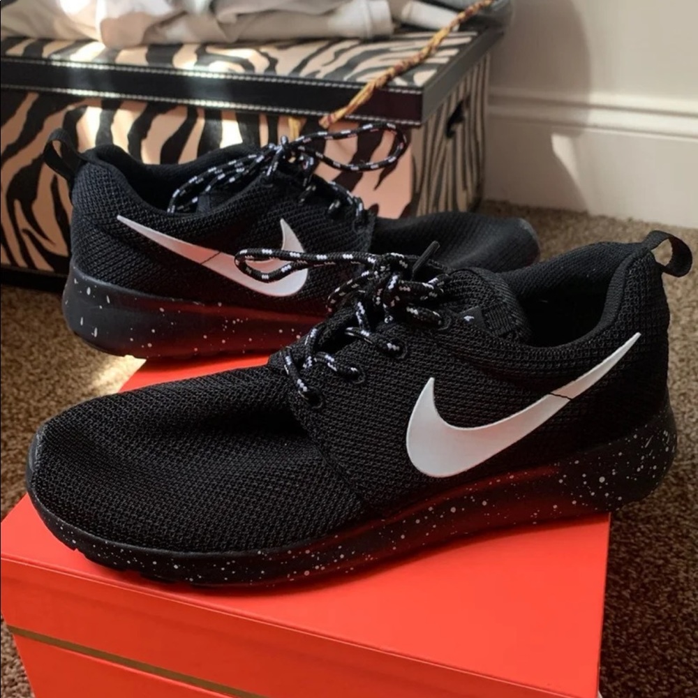 Nike roshes